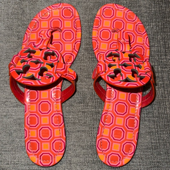Tory Burch Miller Sandals Flip Flop Orange Coral Pink Octagon Patent Leather - Picture 2 of 10